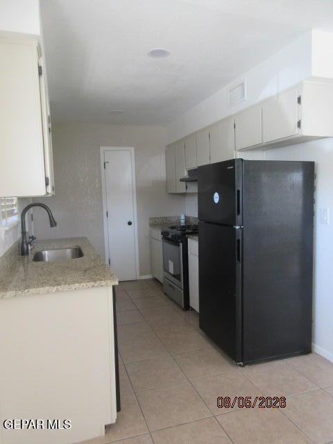 Building Photo - 665 La Chapa Ave