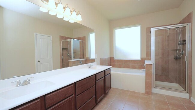 Building Photo - 24715 Colonial Elm Dr
