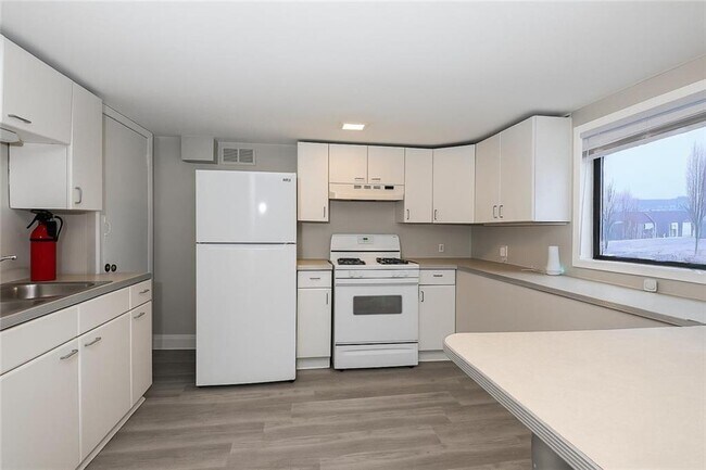 Building Photo - 916 Greenwood Ave NE