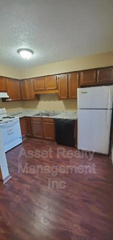 Building Photo - 9124 Woodpark Ln NW