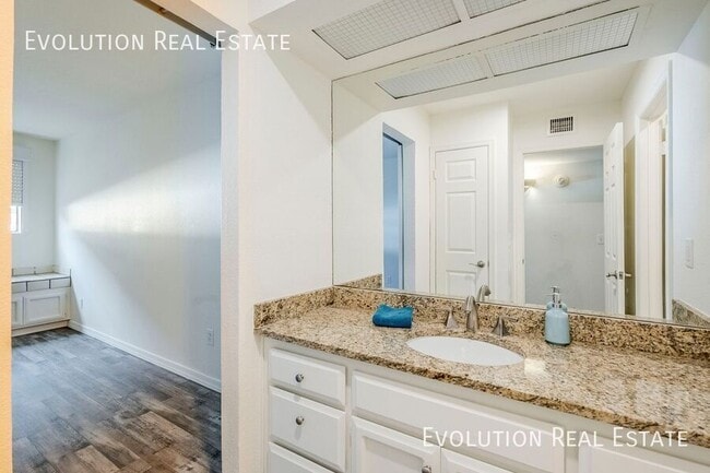 Building Photo - 7502 E. Thomas-105