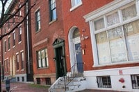 Building Photo - 4054 Chestnut St