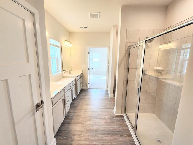 Building Photo - 257 Riley Wy