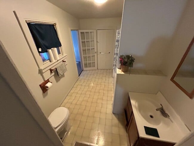 Building Photo - $1050 Middletown 2 bedroom for rent