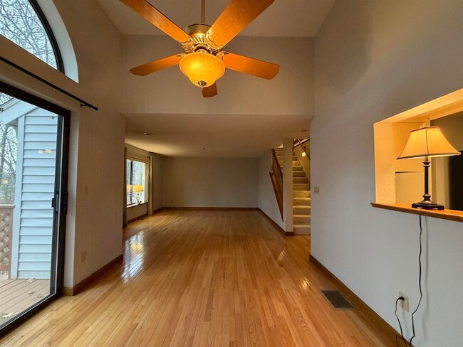 Building Photo - 17 Bayberry Dr