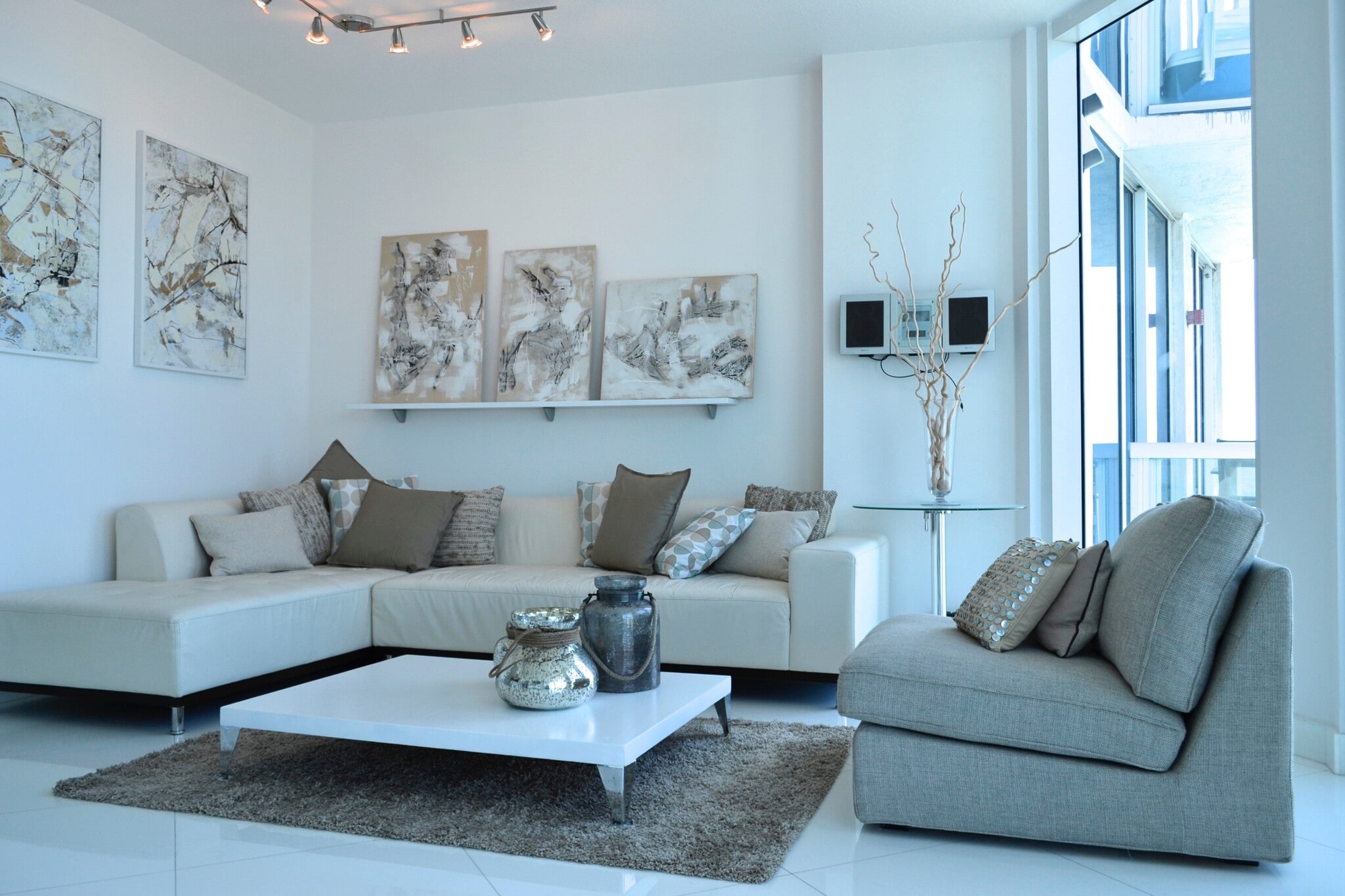 Living Room - 6515 Collins Ave
