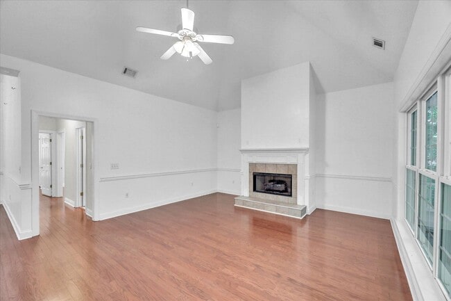 Building Photo - Stunning all-brick home on a large wooded lot