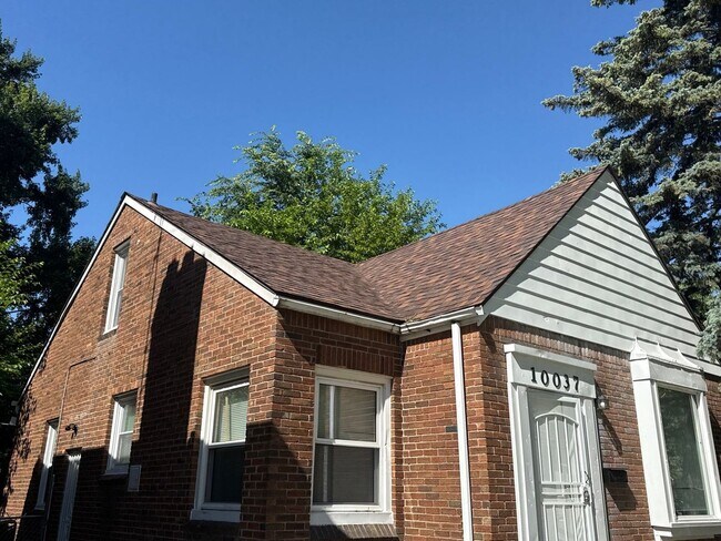 Building Photo - Freshly Renovated 3-Bedroom Home – Quality...