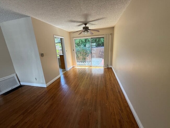 Building Photo - SECLUDED CONDO IN BELMONT HEIGHTS--CARROLL...