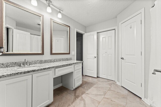 Building Photo - 12730 Lake Conroe Hills Dr