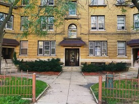 Building Photo - 1935-1939 Bryant Ave S