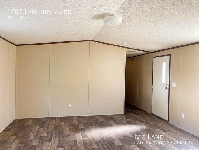 Building Photo - 1207 Lynchburg Rd