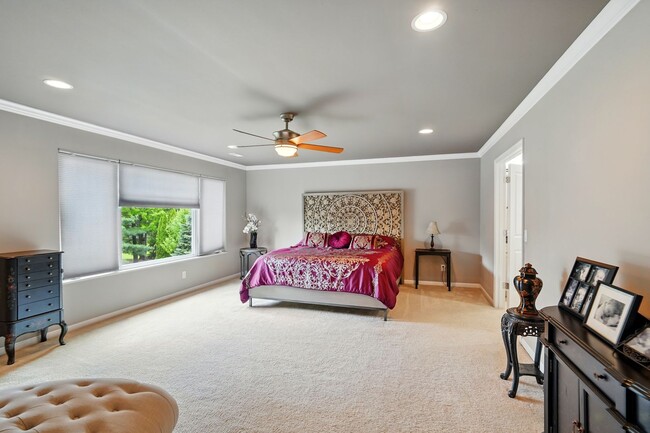 Building Photo - Five Bedroom House in Deerfield Township!