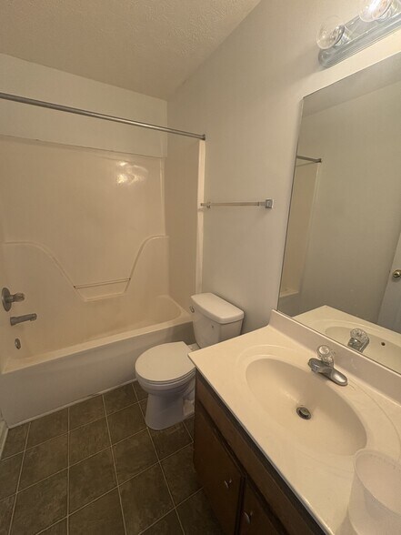 Building Photo - 7165 Legacy Dr