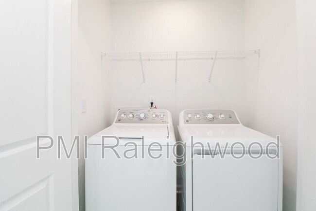 Building Photo - 3615 Elm Grv Ln