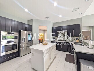 Building Photo - Stylish 3 Bedroom, 3 Bathroom with Pool an...