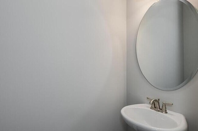 Building Photo - Charming 4 beds 2.5 baths Home in Berewick!