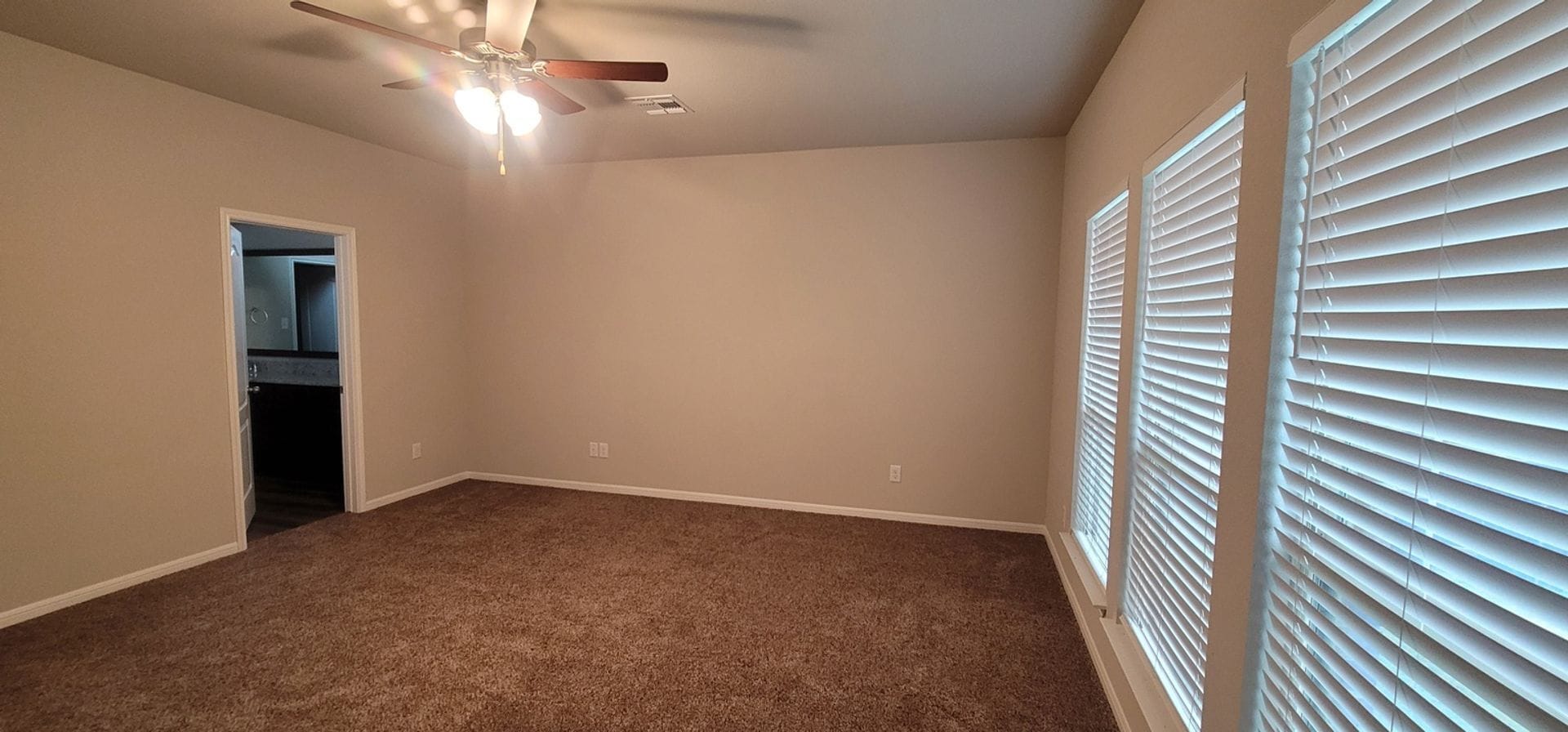 Building Photo - 3206 Trinity Dr