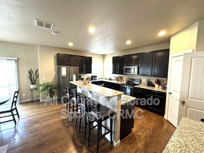 Building Photo - 8456 Hardwood Cir