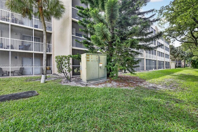 Building Photo - 9470 Tangerine Pl