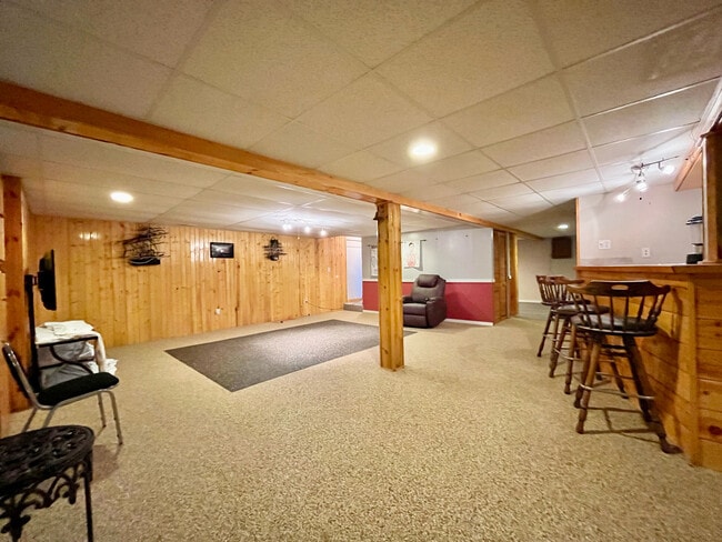 Building Photo - 6286 Fenn Rd