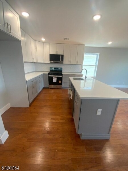 Building Photo - 68 Main St