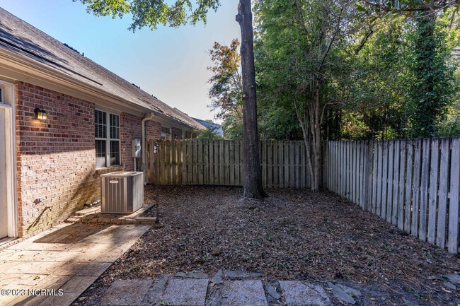 Building Photo - 5006 Carleton Dr