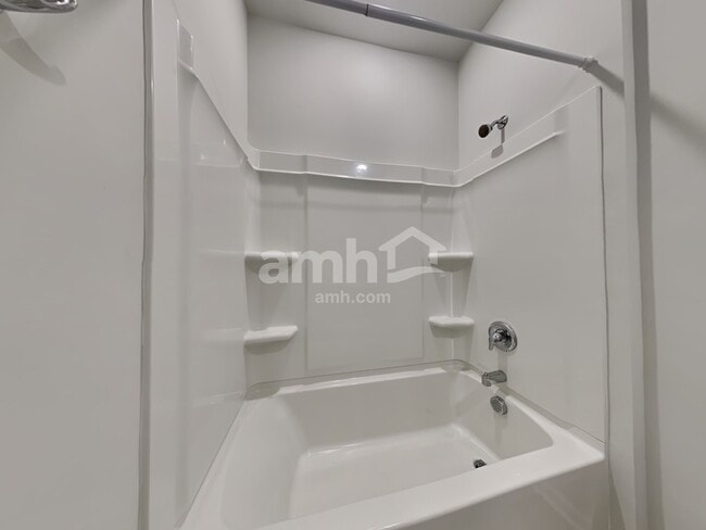 Building Photo - 306 Squire Pope Rd