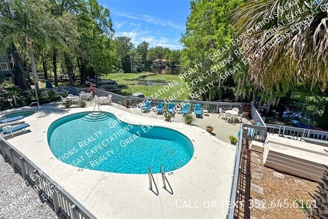 Building Photo - 20800 River Dr