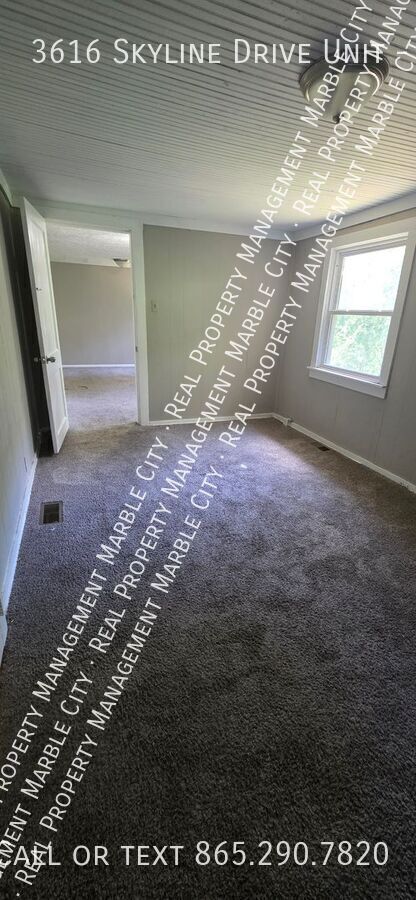 Building Photo - 3616 Skyline Dr
