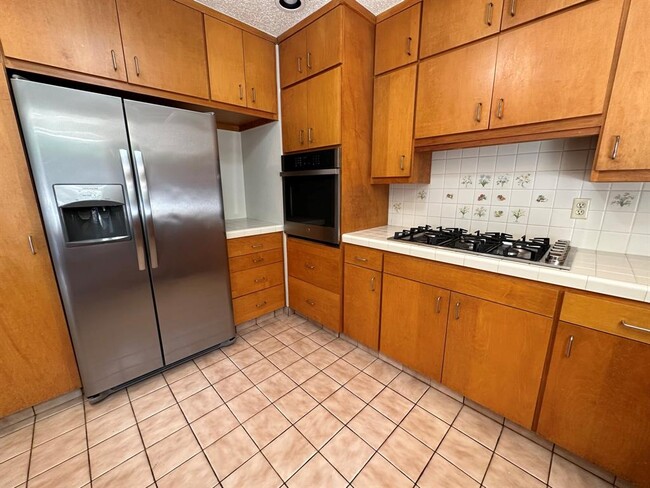 Building Photo - 2314 Farnswood Cir