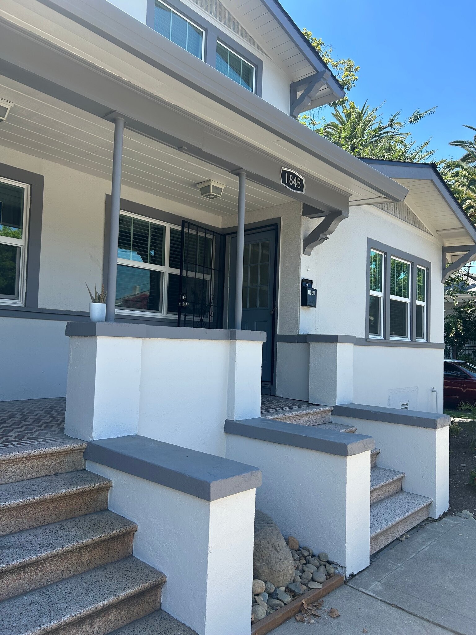 Building Photo - 1845 N Center St