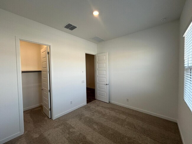 Building Photo - 25509 N 149th Ave