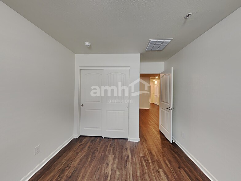 Building Photo - 20788 W Thomas Rd
