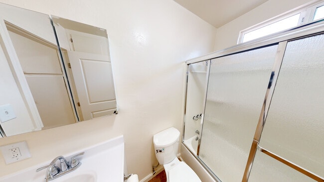 Building Photo - 939 E 111th Dr