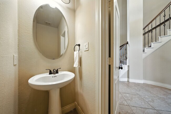 Building Photo - 27811 Bradford Ridge Dr