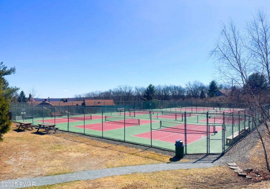 Building Photo - 811 Hickory Ct