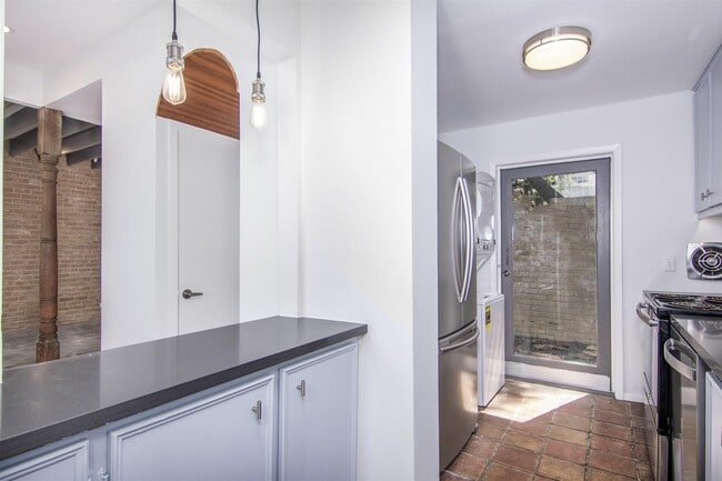 Building Photo - 1942 Indiana St