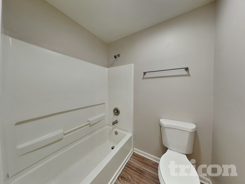 Building Photo - 1351 Waterlily Lane