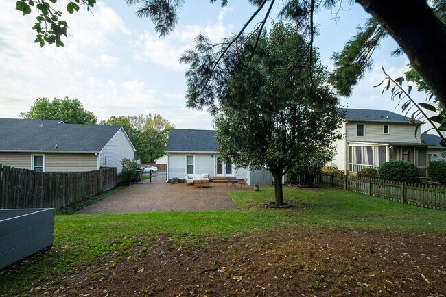 Building Photo - 5148 Village Trce