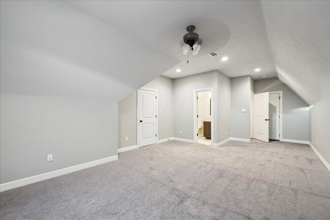 Building Photo - 10460 Jordan Ave