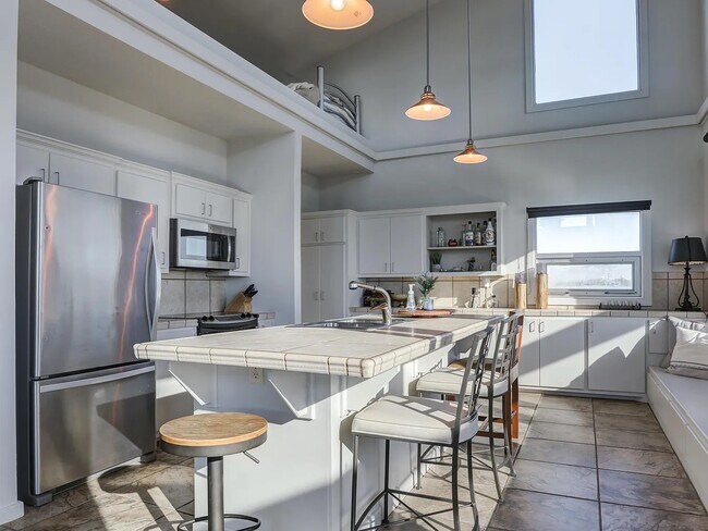 Building Photo - 46 Bonita Vista Dr