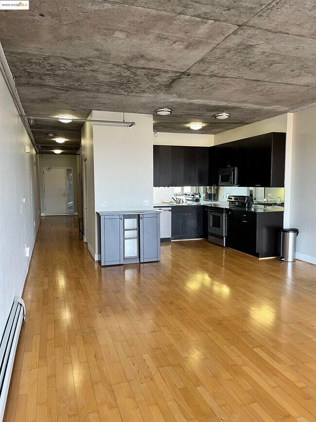 Building Photo - 311 Oak St
