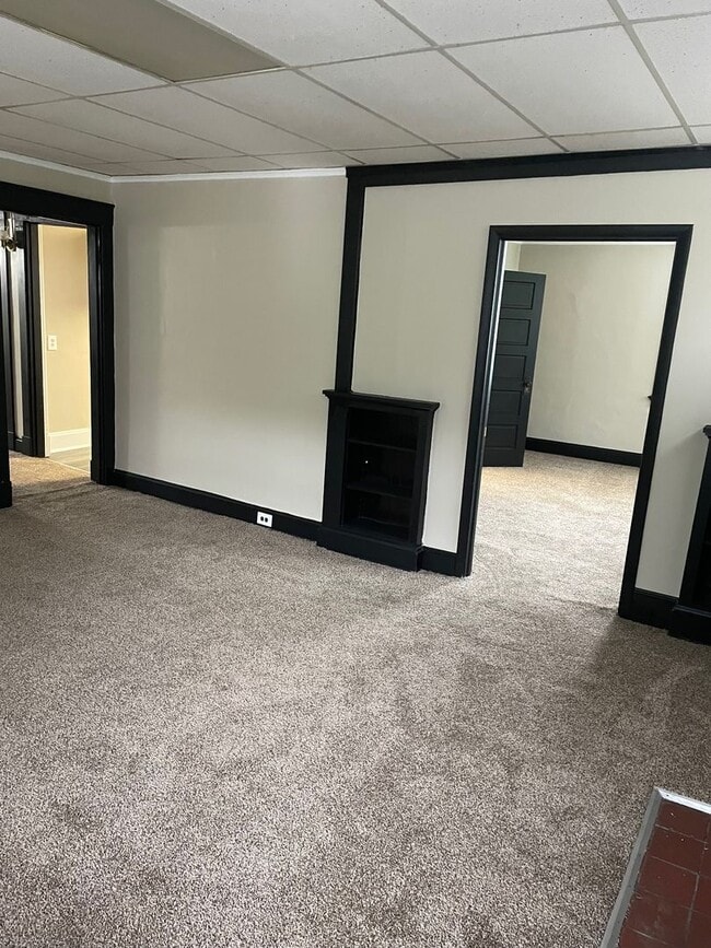 Building Photo - Charming Two Bedroom Gem in West Cincy!