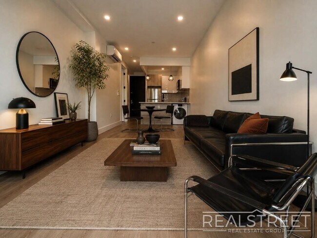 Building Photo - Modern Luxury Apartment Near Wingate Park