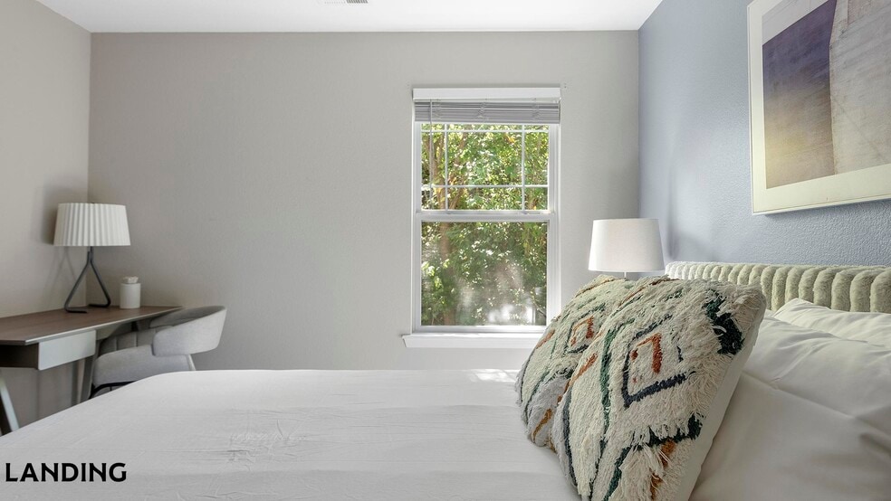 Building Photo - 400 Legends Terrace Dr