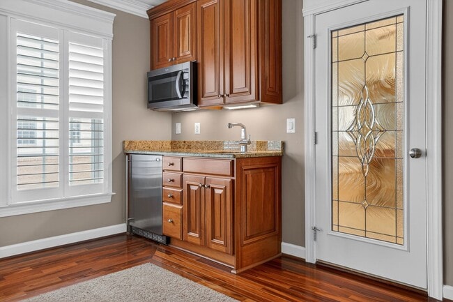 Building Photo - 43286 Canal Creek Pl