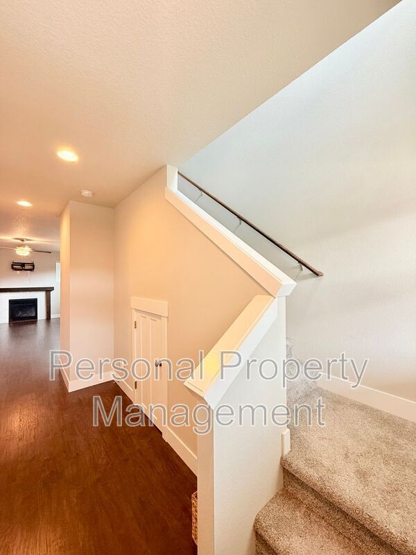 Building Photo - 1530 NW 29th Pl