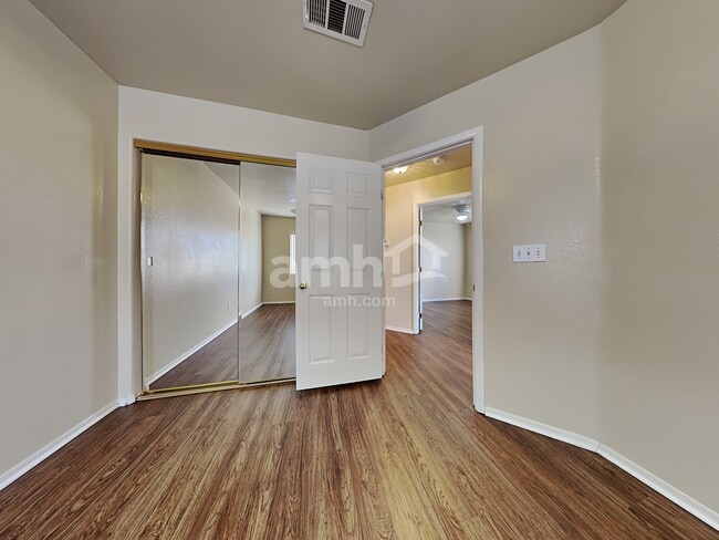 Building Photo - 8321 Canvas Ct