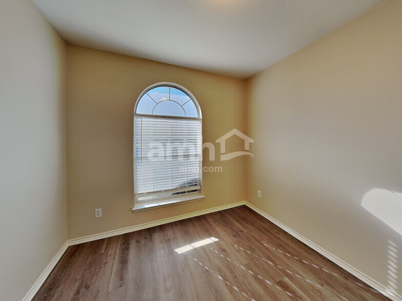 Building Photo - 1107 Wayne Ave